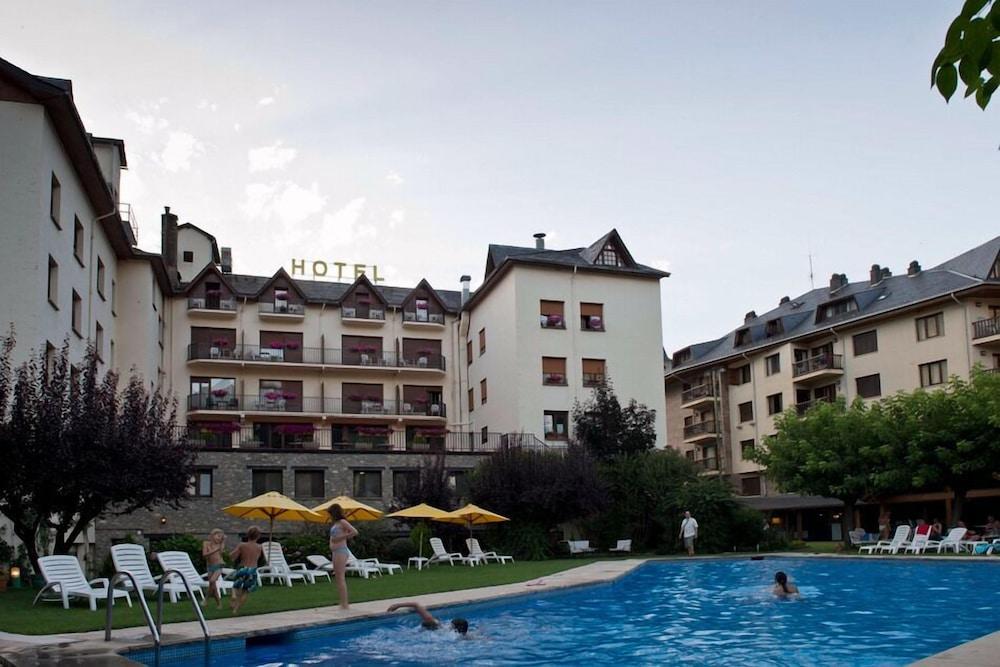Hotel Restaurant Pessets & Spa Sort Exterior foto